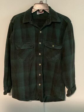 Vintage Dark Green and Black Plaid Button-Up Shirt